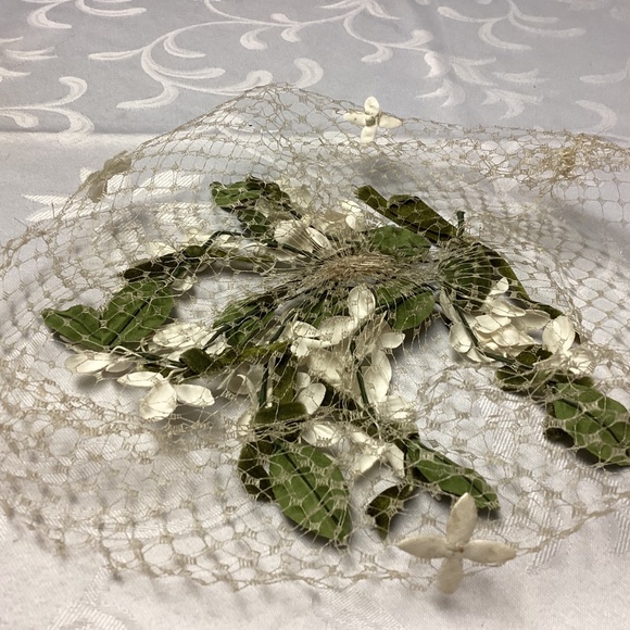 Flowered NETTED   beautiful vintage hat white flowers - Picture 7 of 8